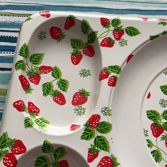 Vintage Strawberry Food Trays - Picture 6 of 8